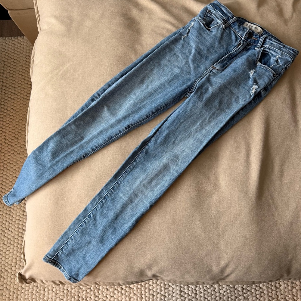 Abercrombie & Fitch High Rise Super Skinny Jean